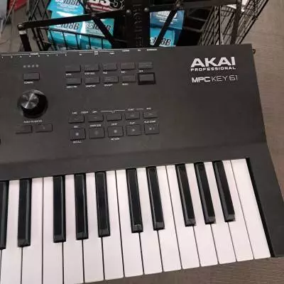 Store Special Product - Akai - MPCKEY61